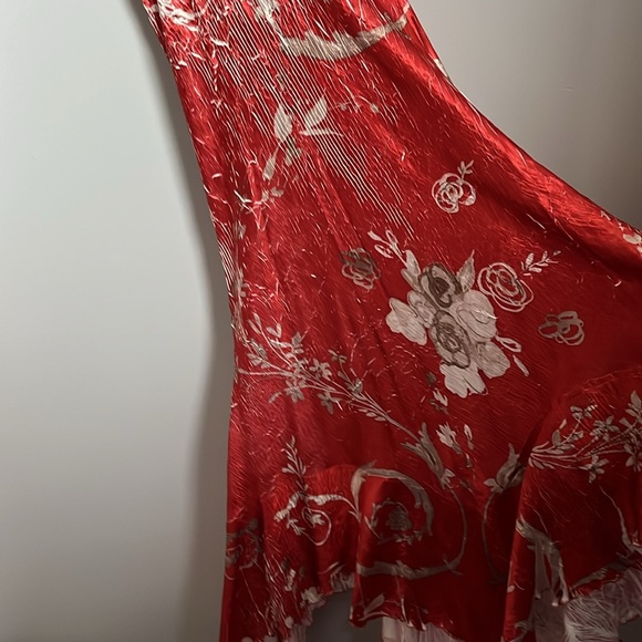 Komarov bright shiny red maxi asymmetrical dress with ivory/bronze floral design - Picture 6 of 9